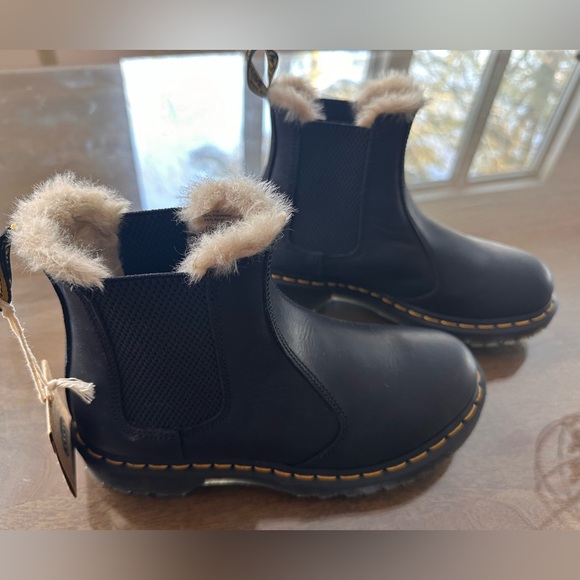 Dr. Martens Black Leather Winter Boots with Fur Lining - Picture 3 of 3